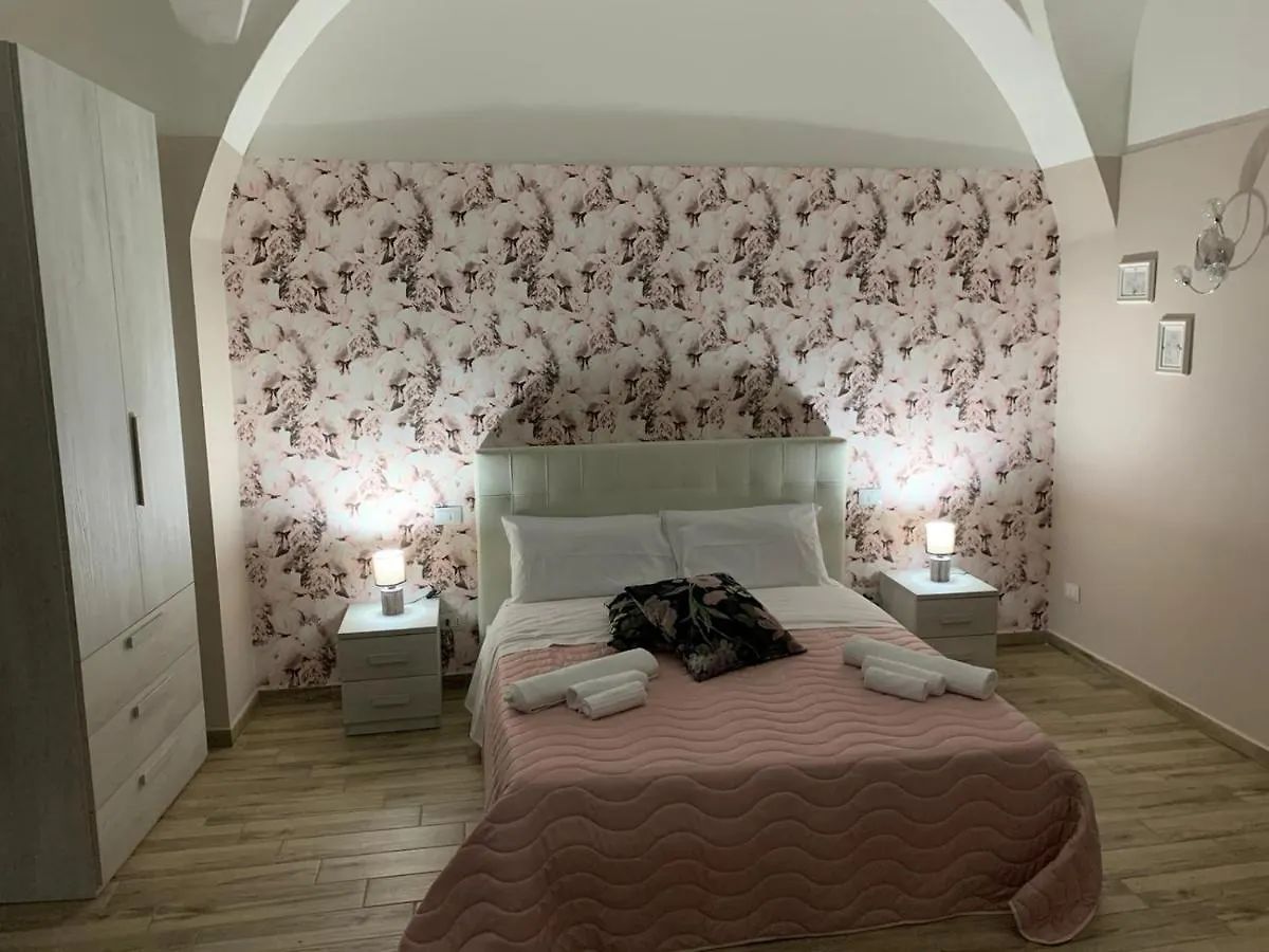 The House Porta Garibaldi Apartment Catania