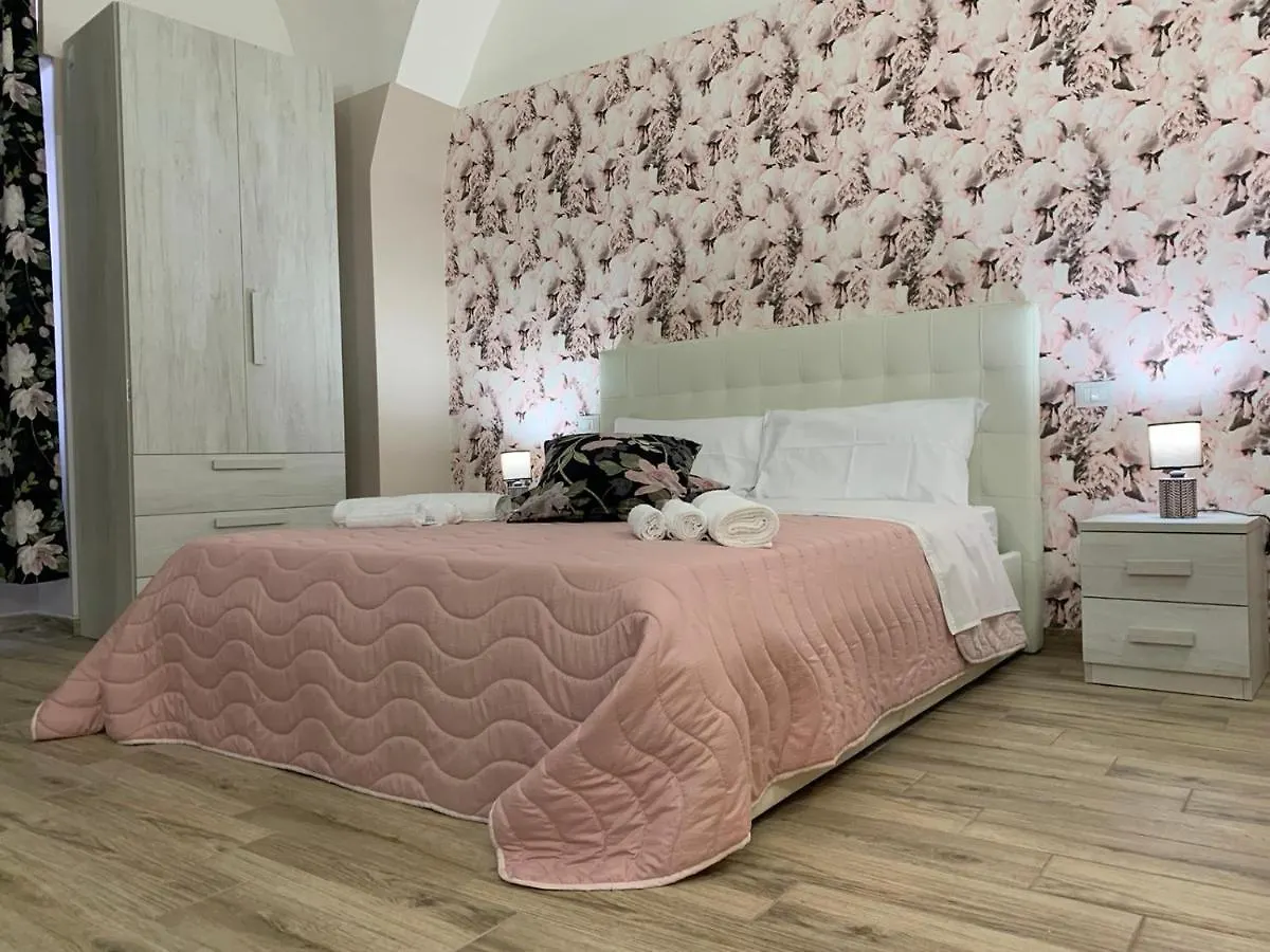 The House Porta Garibaldi Apartment Catania